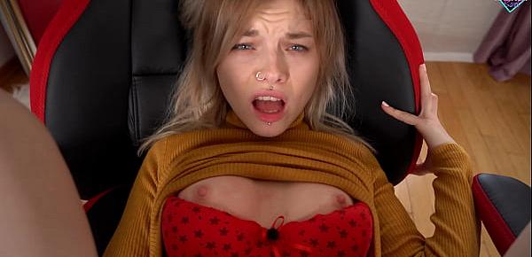  Horny blonde got a dick in a box and tried it in her tight ass. Karneli Bandi